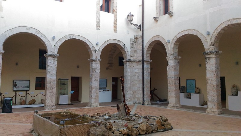 Foto interno chiostro Sant'Angelo di Licata